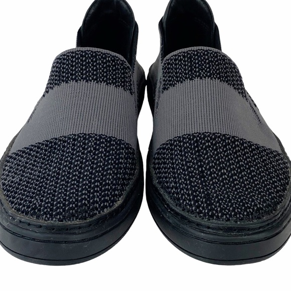 UGG Sammy Slip On Shoe Women’s Size 7.5 Black Grey Knit Upper - Picture 3 of 14